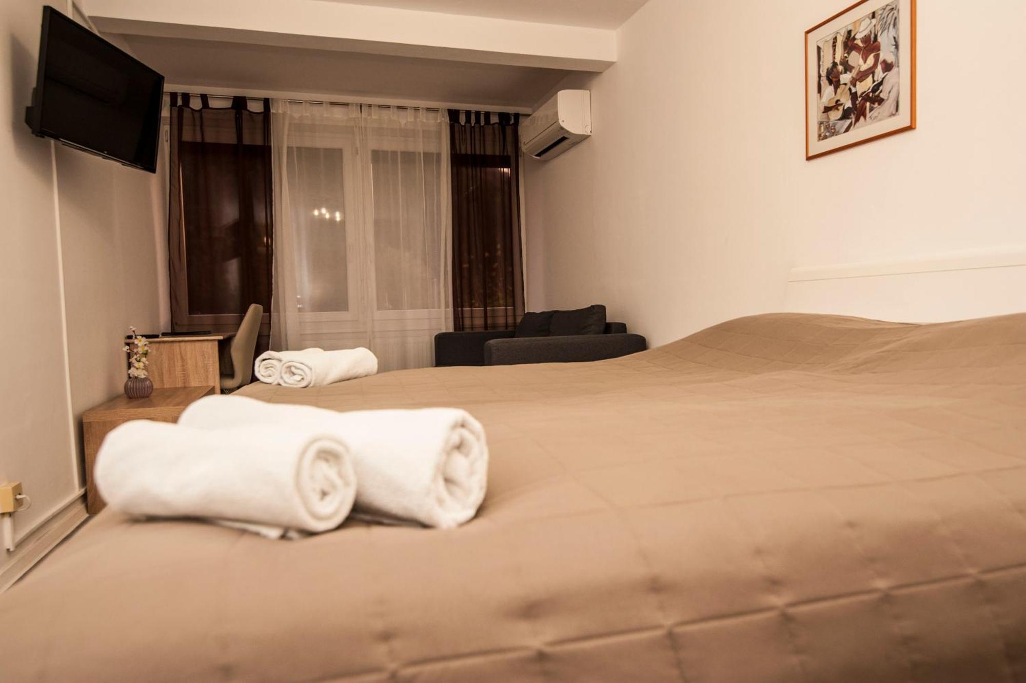 Hotel Faraon Celje Quarto foto