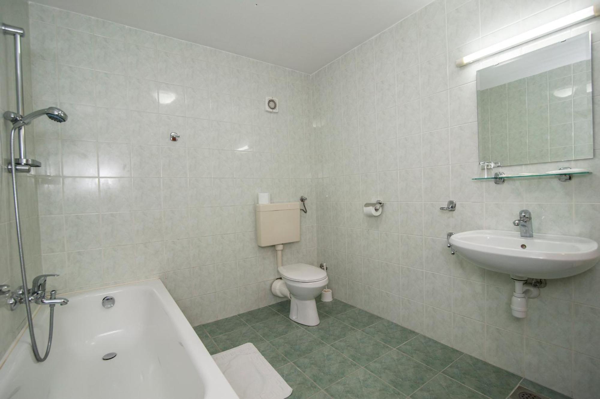 Hotel Faraon Celje Quarto foto