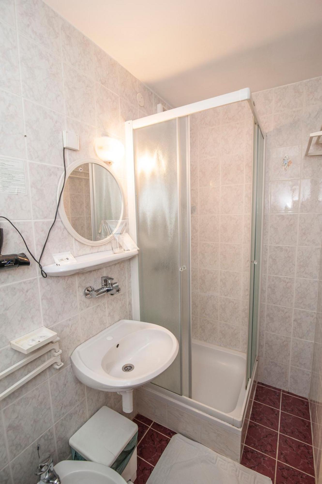 Hotel Faraon Celje Quarto foto